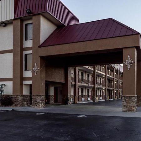 Red Roof Inn&Suites Pigeon Forge Parkway Exterior foto