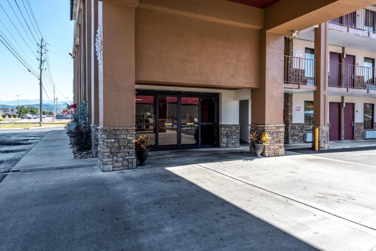 Red Roof Inn&Suites Pigeon Forge Parkway Exterior foto