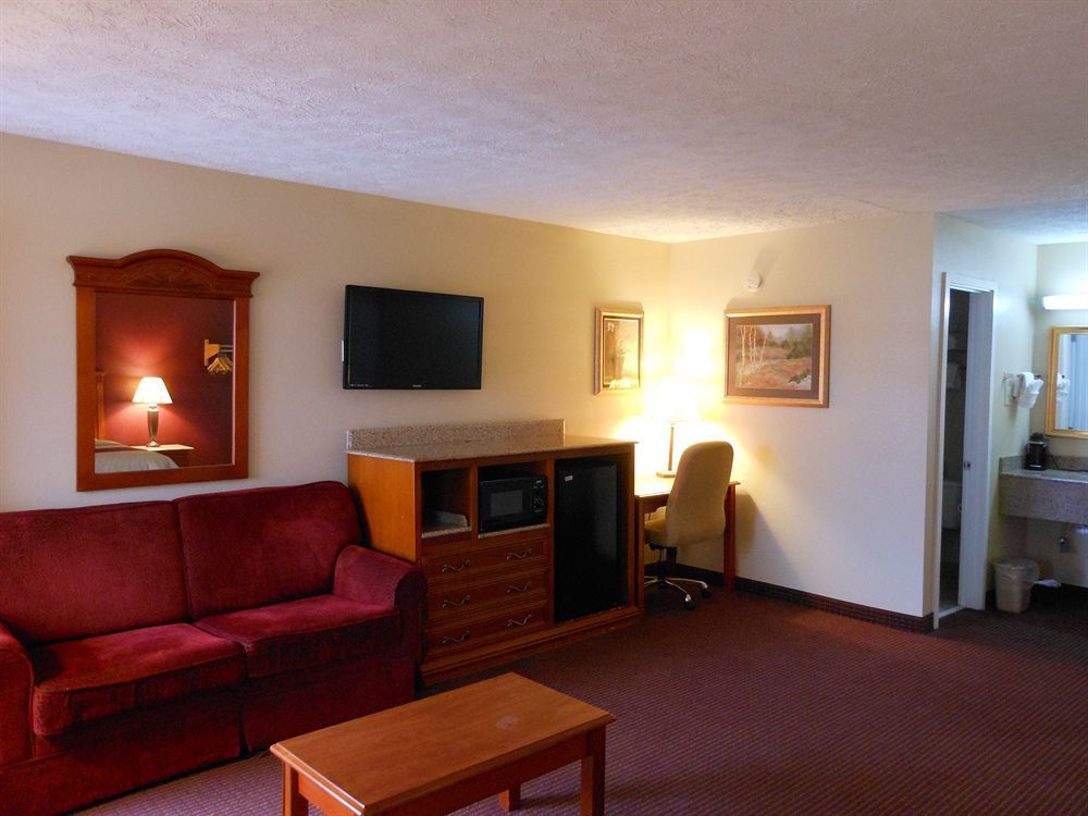 Red Roof Inn&Suites Pigeon Forge Parkway Exterior foto