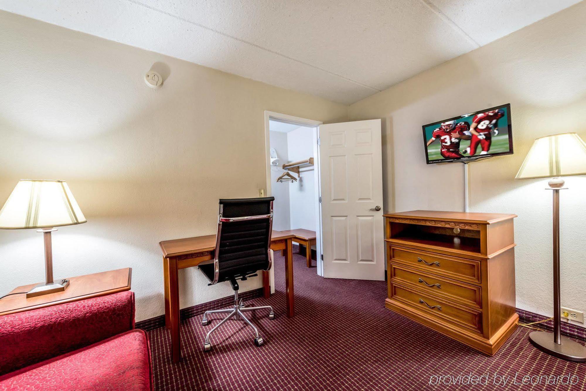 Red Roof Inn&Suites Pigeon Forge Parkway Exterior foto