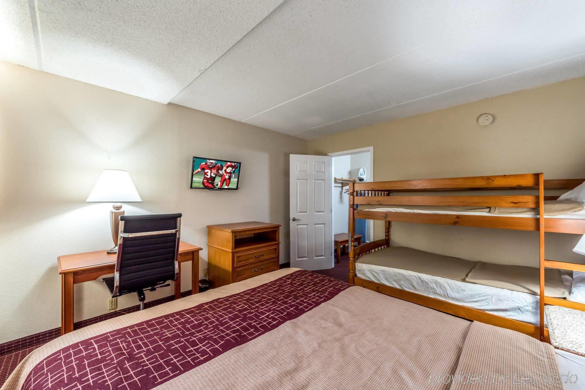 Red Roof Inn&Suites Pigeon Forge Parkway Exterior foto