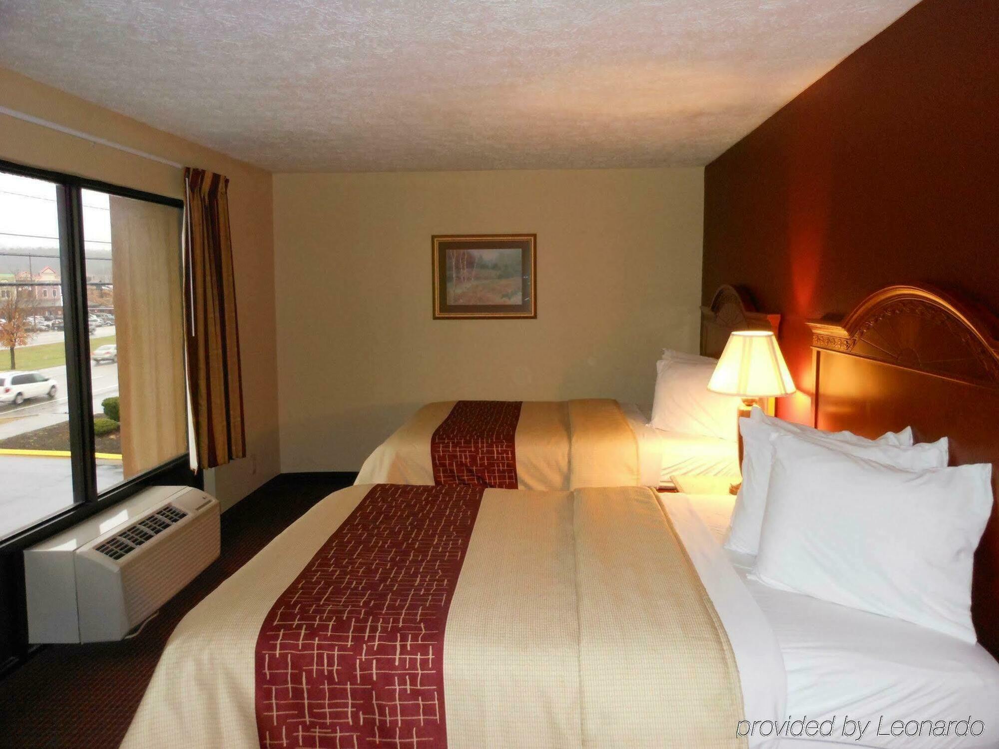 Red Roof Inn&Suites Pigeon Forge Parkway Exterior foto