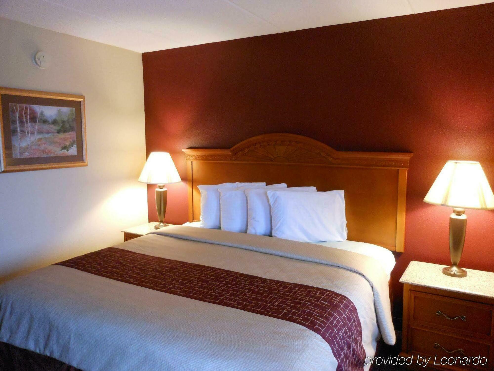 Red Roof Inn&Suites Pigeon Forge Parkway Exterior foto