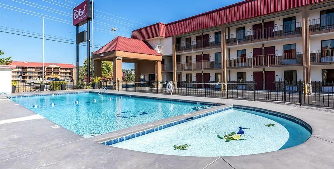 Red Roof Inn&Suites Pigeon Forge Parkway Exterior foto